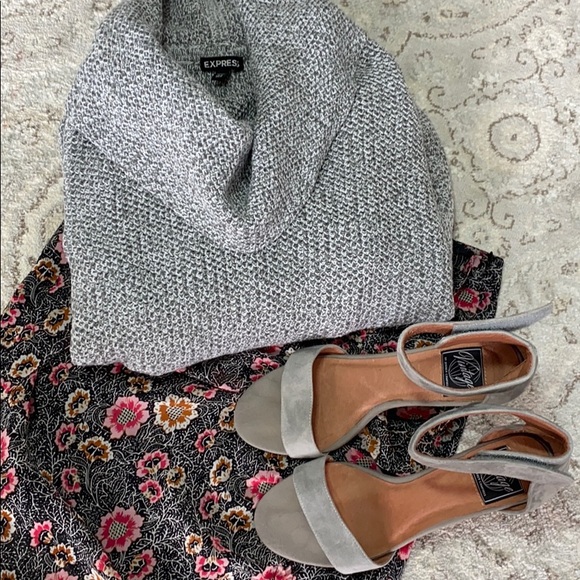 Outfit bundle🔥🔥🔥🔥 - Picture 1 of 4